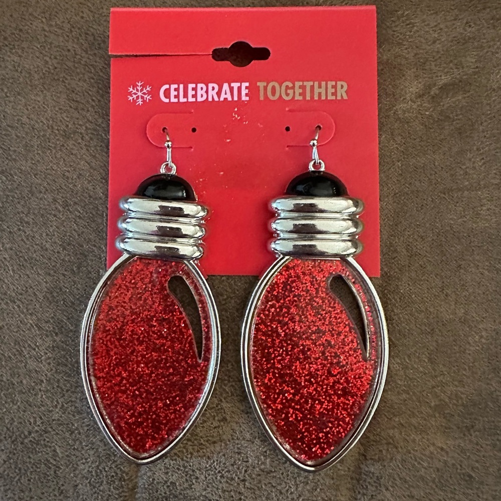 🌵 3/$15 Christmas red resin sparkling bulbs ornaments dangle earrings
